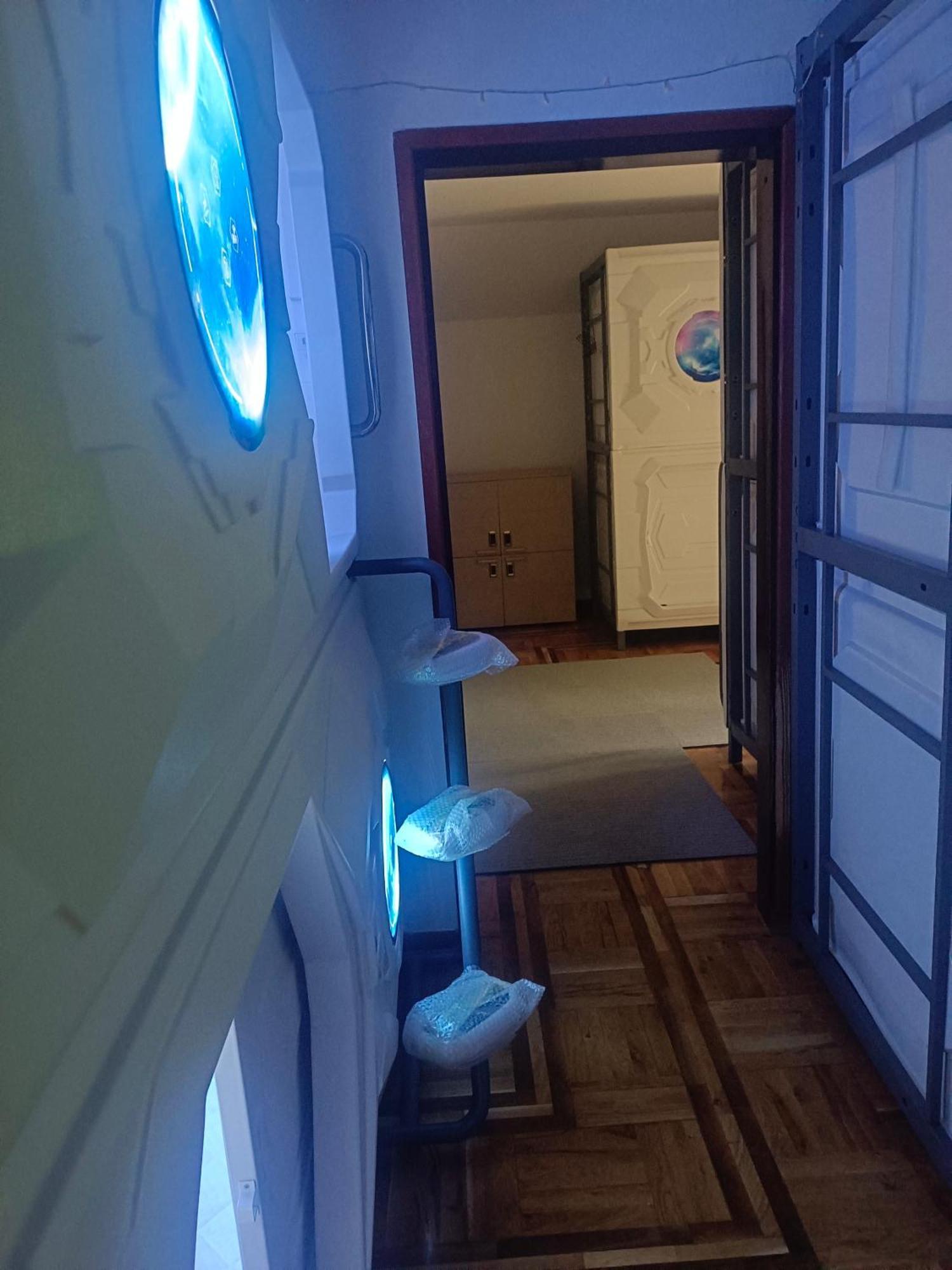 Panda Victor Space Capsule Hostel-Neo Nomad Belgrado Exterior foto