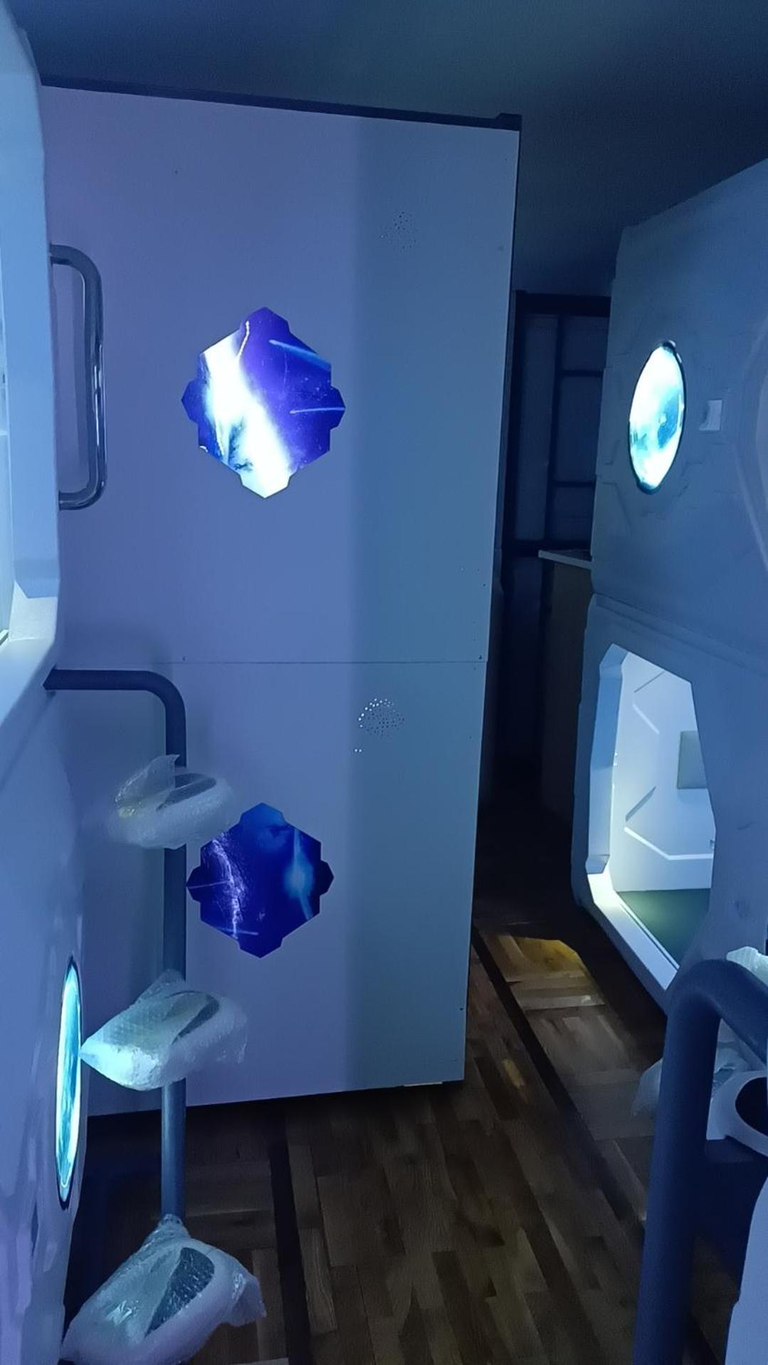 Panda Victor Space Capsule Hostel-Neo Nomad Belgrado Exterior foto